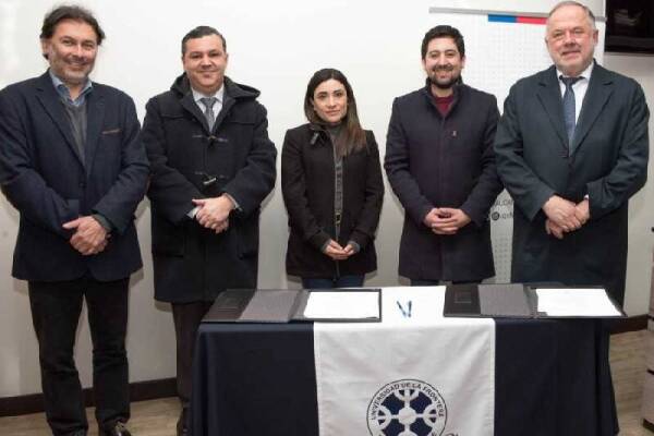 firma-convenio-ufro-injuv