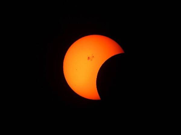 partial-solar-eclipse-1154215_1280