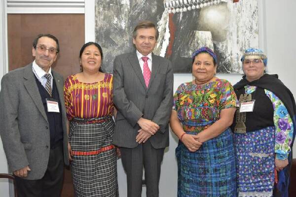 premio_nobel_rigoberta_menchu_3