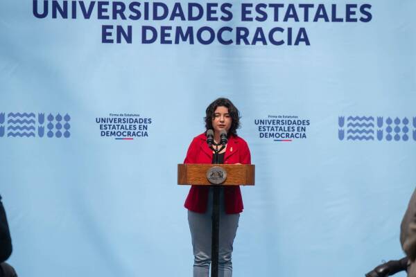 presidenta de la fech nuevos estatutos universidades del estado